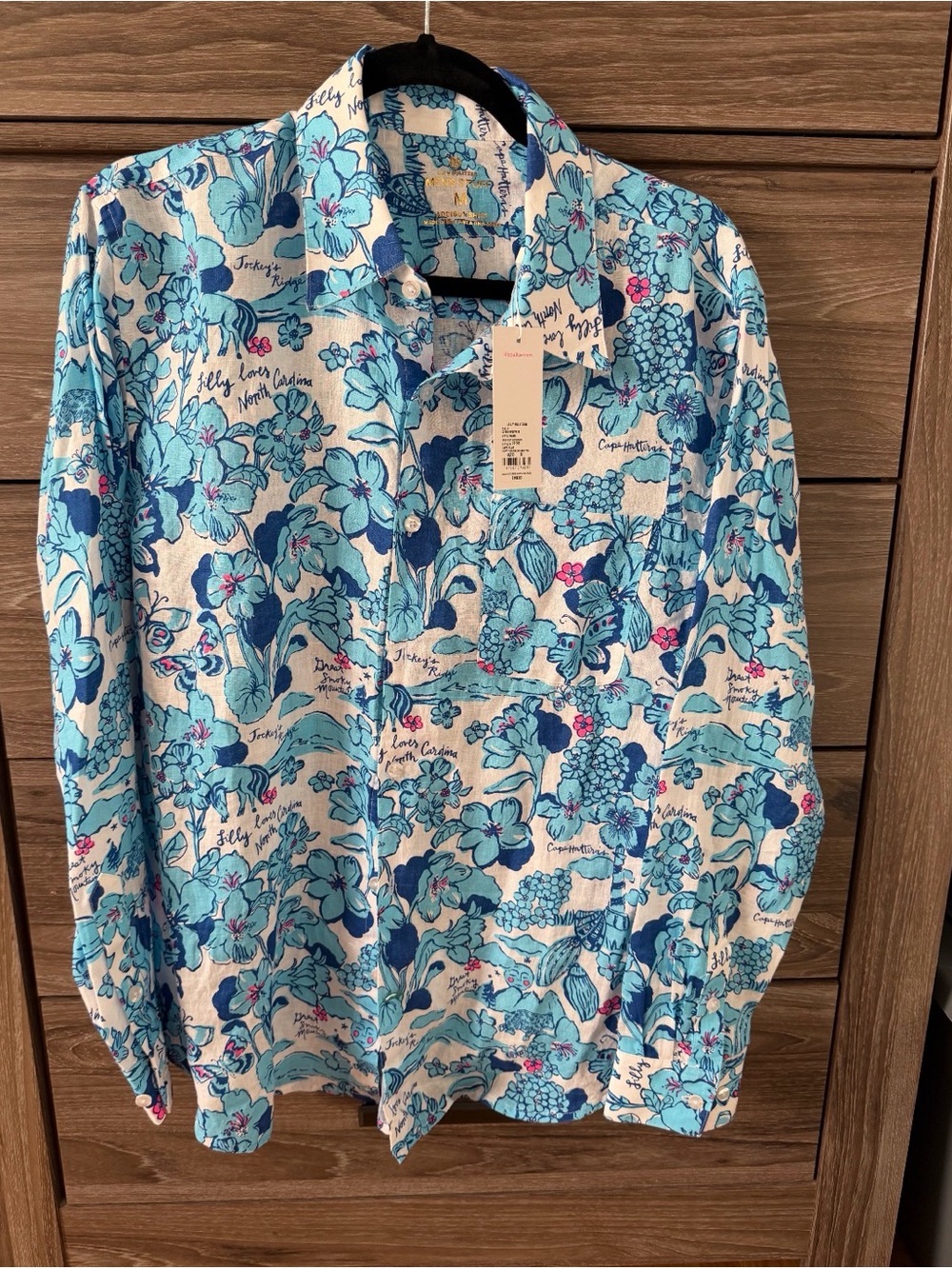 Men’s Blue Floral Button-Up Shirt (Lillypultizer)          Brand New size Medium